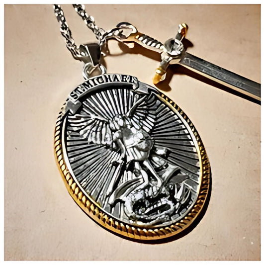 Colgante de San Miguel Arcángel (Collar)